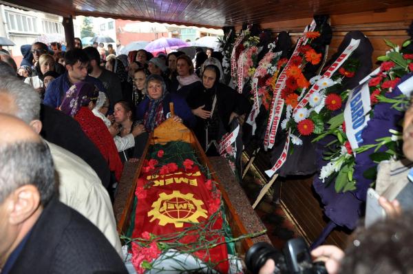 Üniversite öğrencisi Elif Kanlıoğlu Artvin'de son yolculuğuna uğurlandı