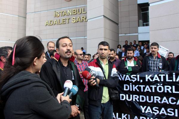 İstanbul Adalet Sarayı'nda avukatlardan Ankara protestosu