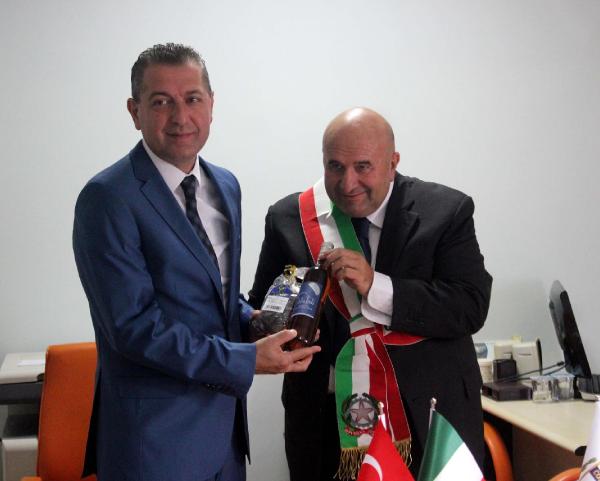 Bozcaada'ya İtalya'dan kardeş ada