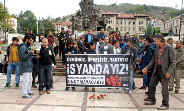 Kastamonu'da, katliamda ölenler için saygı duruşu
