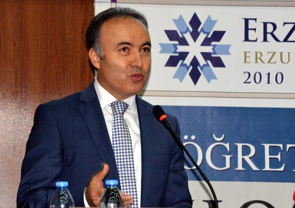 Vali'den üniversitelilere: Kimse jandarmalığa, polisliğe kalkışmasın