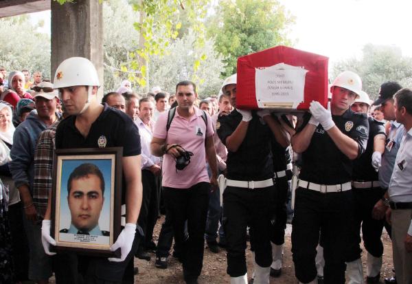 Görev şehidi polis memurunun Fethiye'deki baba evine acı haber ulaştı (3)