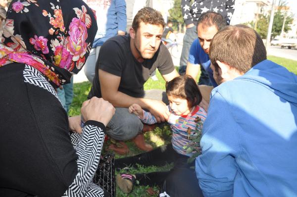 Kaza ile şoka giren küçük Eslia'yı kimse sakinleştiremedi