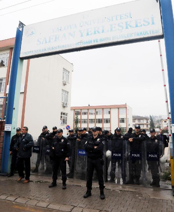 Yalova Üniversitesi’nde gerginlik