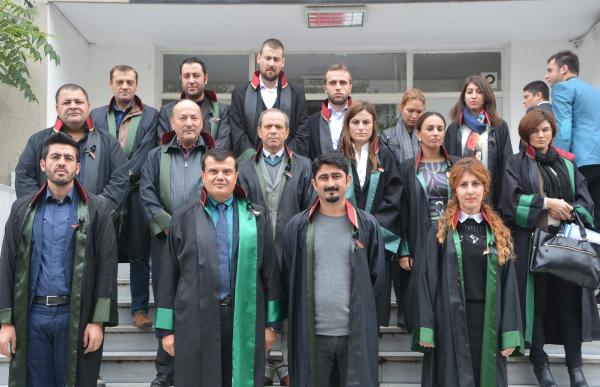 Çorlu’da avukatlardan sessiz eylem