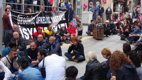 Giresun'da Ankara saldırısını oturarak protesto ettiler