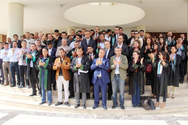 Avukatlardan teröre siyah kurdeleli kınama