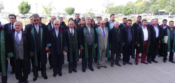 Ankara'daki terör saldırısına Uşak'ta baro ve üniversitelilerden protesto