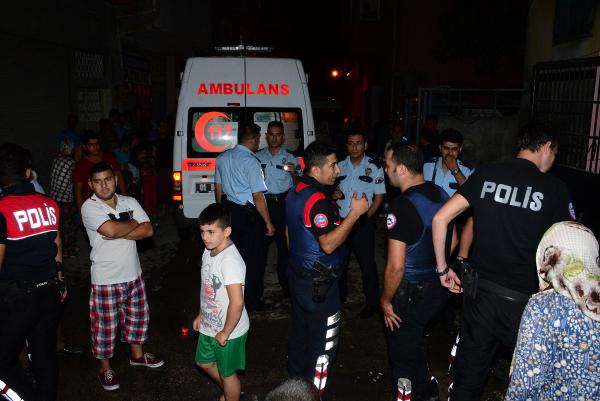 Kar maskeli saldırgan, sokakta kovaladığı kadını apartman girişinde 3 kurşunla öldürdü
