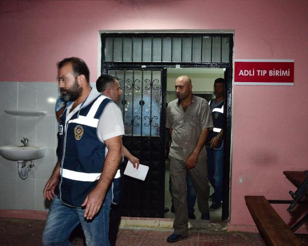 Sokak satıcıları çatıştı Mahmut başından vuruldu (2)