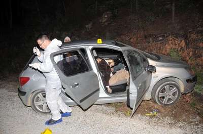 Alanya'da otomobil içinde çifte cinayet