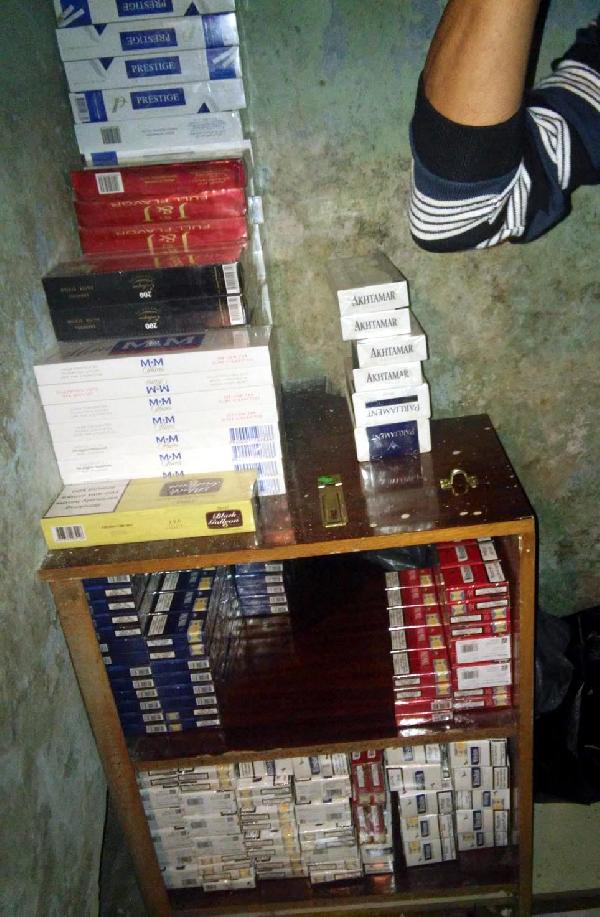 Samsun'da kaçak sigara ve silah ele geçirildi