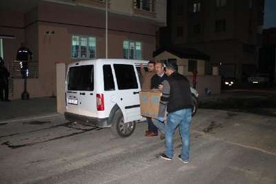 Kargo ile gönderilen sigaraları polis aldı