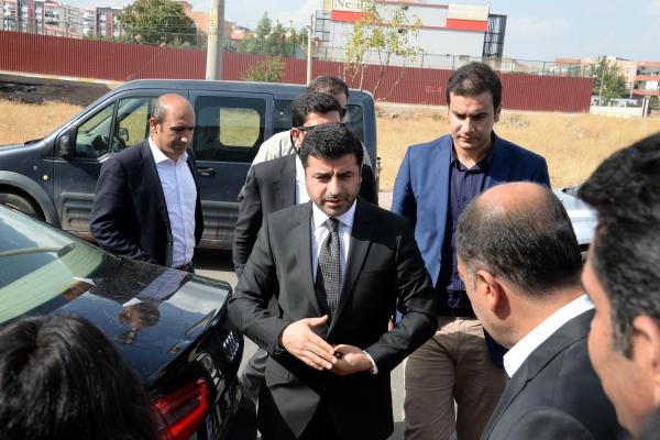 Demirtaş: Ülkenin düşmanı, kan emici, terörist değiliz (2)