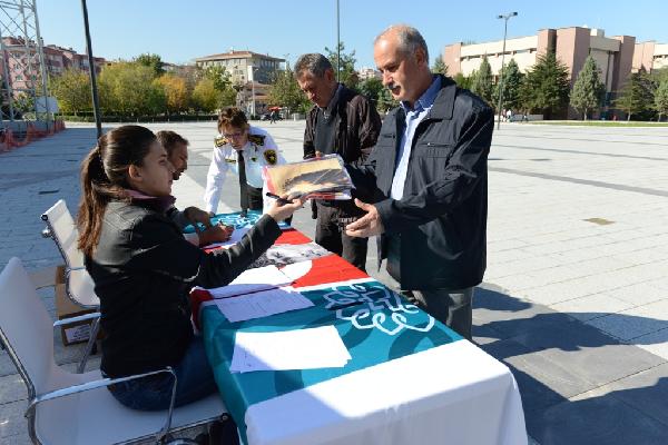Bursa’da 60 bin Atatürk posteri dağıtılacak