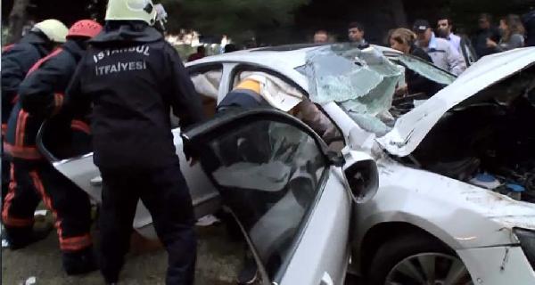 Otomobil köprüden uçtu: 4 yaralı