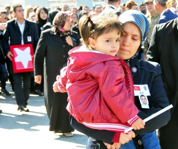 Şehit polis törenle memleketine uğurlandı