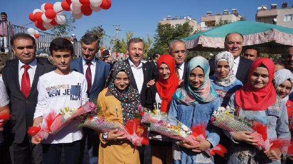 Bakan Topçu Sarıgöl'de İmam-Hatip Ortaokulu açtı