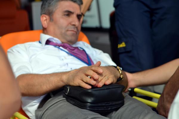 Okuldan uzaklaştırılan öğrenci müdürü bıçakladı