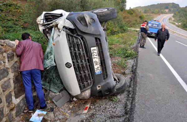 Zonguldak'ta minibüs takla attı: 1 yaralı
