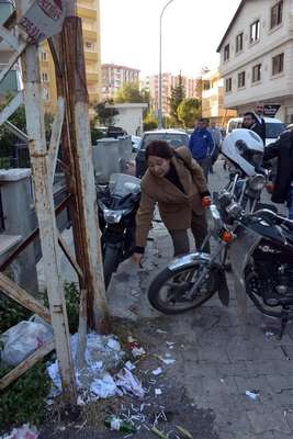 Sahte polise kanıp, bankadan çektiği 11 bin lirayı çöpe attı