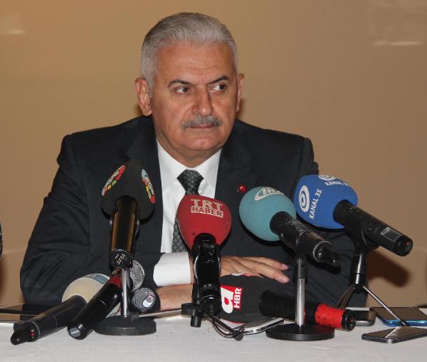 İzmir'de Ak Parti'den miting yok, ziyaret var