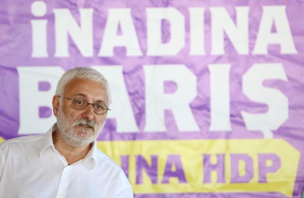 HDP'li Oluç: Davutoğlu'na Allah söyletiyor