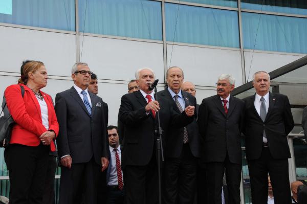 Doğu Perinçek VİP'te karşılandı