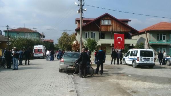 Şırnak'ta şehit olan polis Furkan'ın baba evine ateş düştü