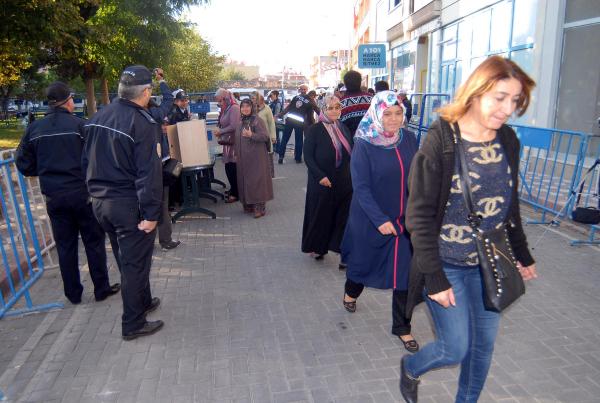 Soma davası duruşmasında lüks cip gerginliği