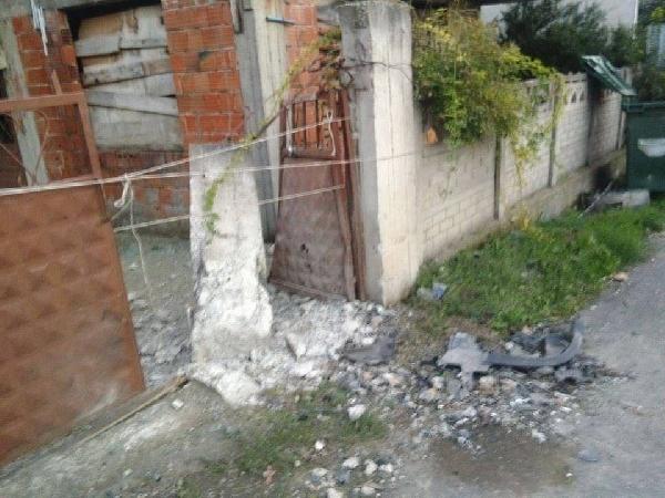 Otomobil, evin duvarına çarptı: 1 ölü, 1 yaralı
