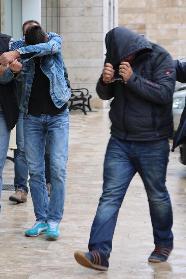 Sahte parayla alışverişe suçüstü