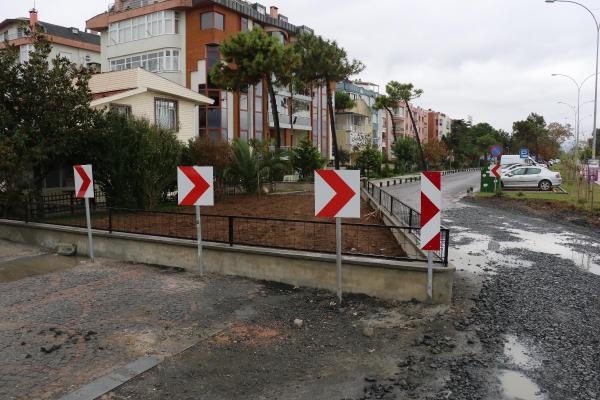 Parselinden yol geçmesine izin vermeyip set çekti