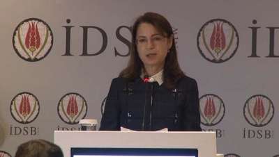 Aile kongresine katılamayan Cumhurbaşkanı Erdoğan'ın mesajını bakan İslam okudu