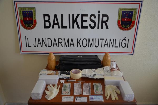 Ayvalık'ta sahte dolar operasyonu