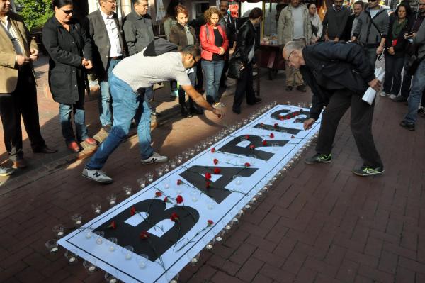 Bartın'da, Ankara katliamında ölenler mum yakılarak anıldı