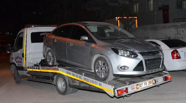 Apartmanın garajındaki otomobilde bomba paniği