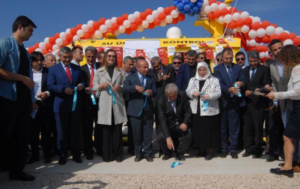 Güzelbahçe'de, balıkçı barınağı hizmete girdi