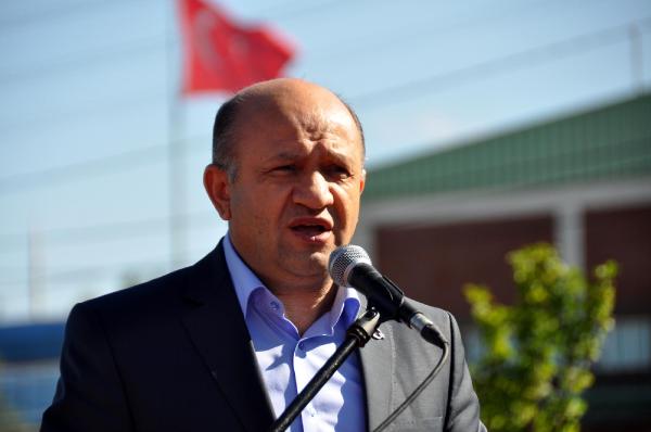 Bakan Işık: Bu kafayla daha çok uzun yıllar yerli otomobil hasreti çekilir