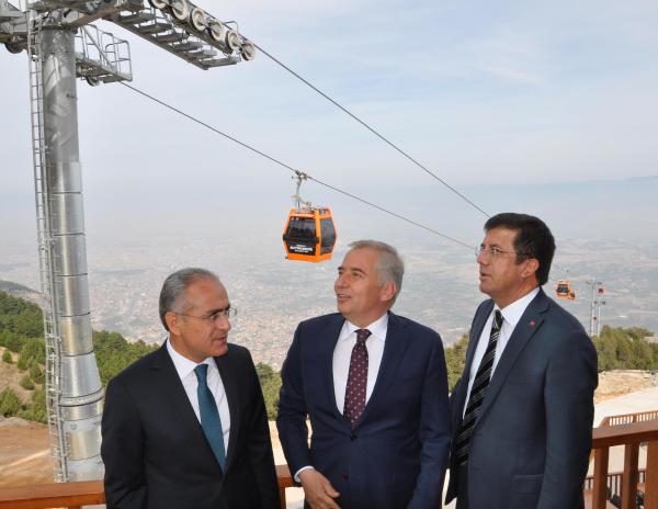 5 yıl önce Muhsin Yazıcıoğlu adı verilen caddede iki bakanlı açılış