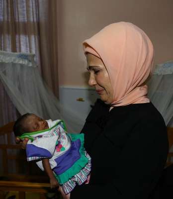 Emine Erdoğan, Daryel Yetimhanesi ile Cibuti Millî Kadınlar Birliği’ni Ziyaret Etti