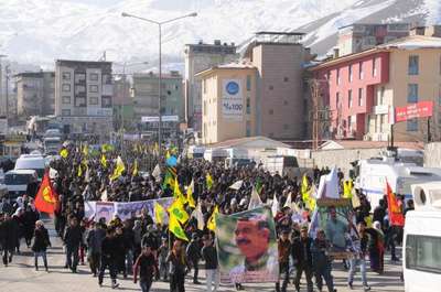 Hakkari'de Öcalan'a özgürlük yürüyüşü