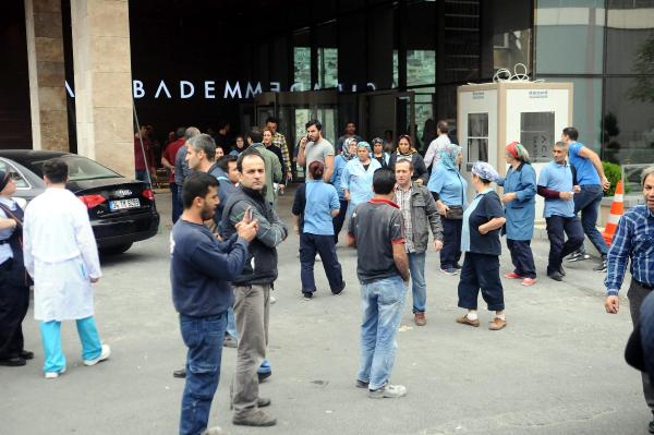 Hastane çatısında yangın