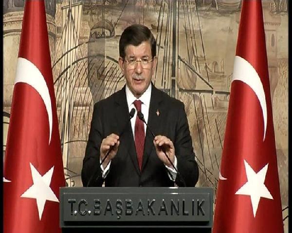 Merkel ve Davutoğlu ortak basın toplantısı düzenledi (1)