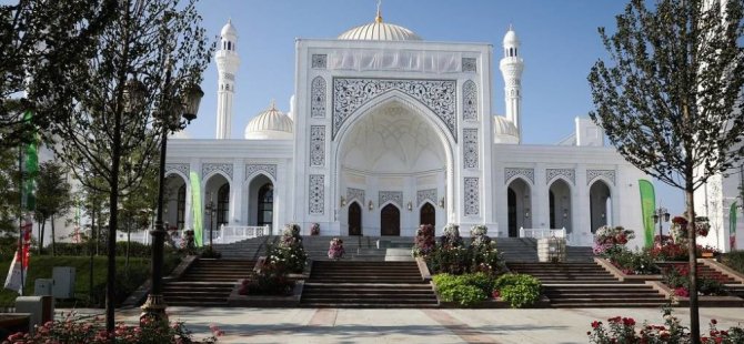 Çeçenistan'dan 70 bin kişilik cami