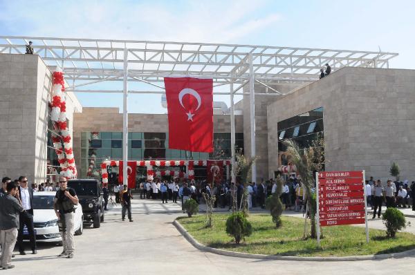 Akçakale Devlet Hastanesi törenle açıldı