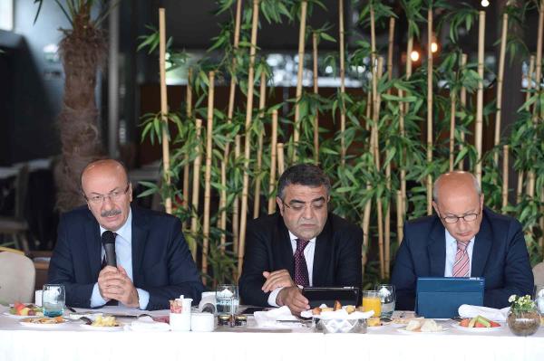 CHP'li yöneticilerden "Demokrasi, Kürt sorunu, ifade ve basın özgürlüğü" konusunda açıklama
