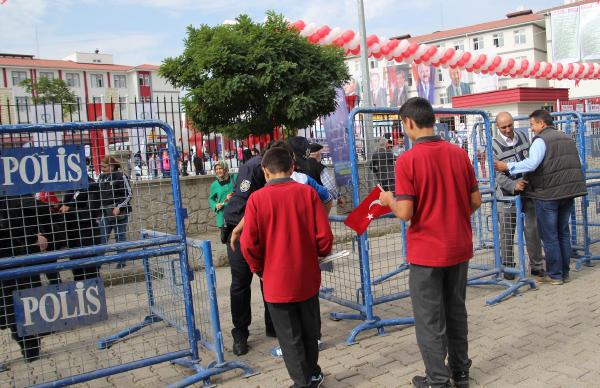 Kurtulmuş: 'Önünü şimdi kestik kestik, kesemesek vay halimize' diyorlar