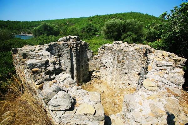 Kisebükü'nde tarih talanı