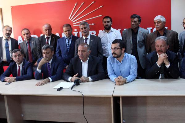 YENİDEN... CHP'li Gürsel Tekin'den Başbakan Davutoğlu'na: Coğrafyamızda IŞİD kampları var mı, yok mu?